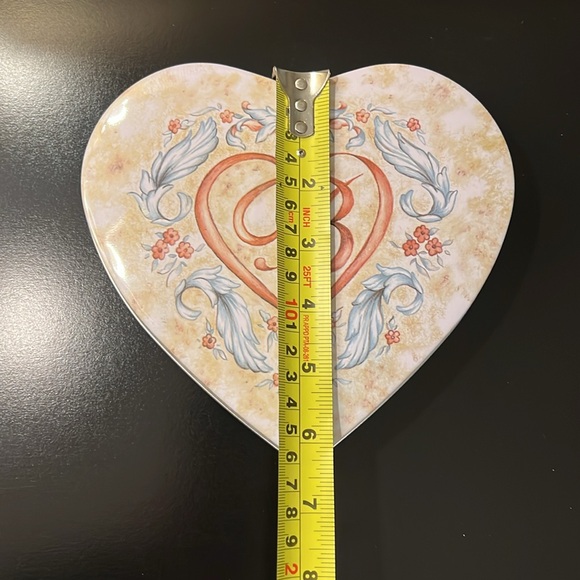 Brighton Heart Shaped Tin - Picture 7 of 8